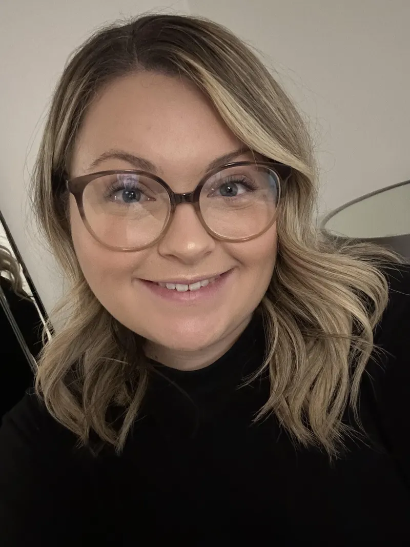 Jessica McGlynn - Personal Endometriosis Story